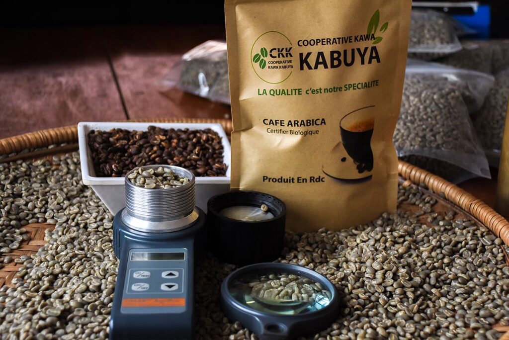 Café arabica de la Coopérarive Kawa Kabuya, produit par les petits exploitants caféiculteurs du Nord-Kivu, à l'est de la République démocratique du Congo.